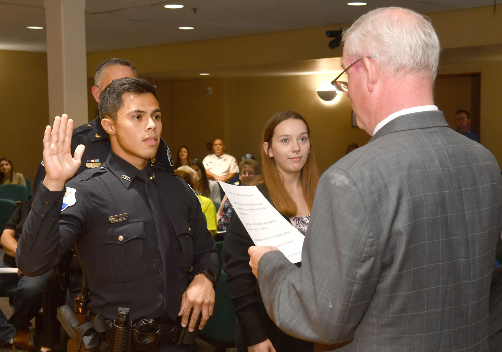 090921-qc-nws-officers-013
